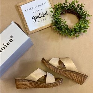 Francesca’s sparkly wedges sandal